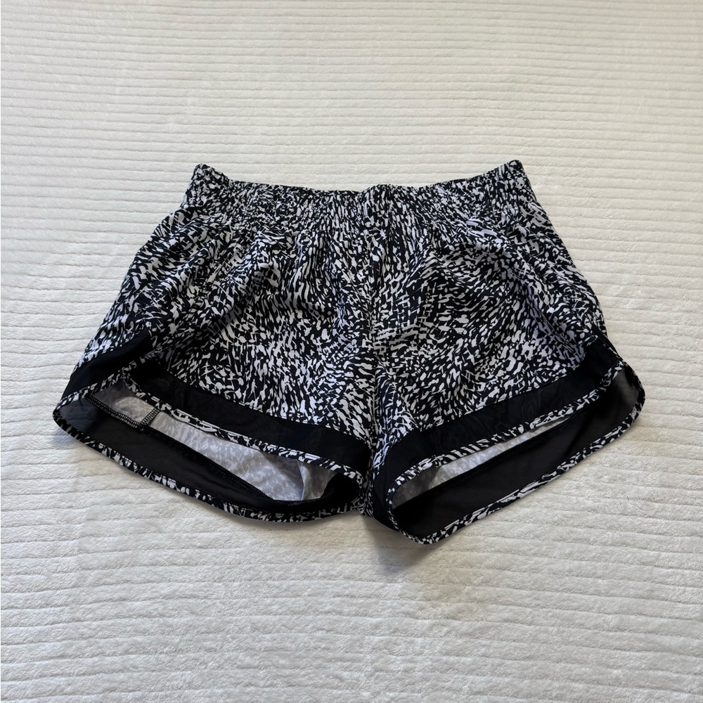 Athleta Black & White Dotted-Print Women’s Athletic Shorts - Picture 6 of 6
